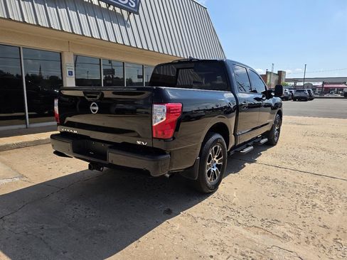 Used 2024 Nissan Titan SV w/ SV Convenience Package RWD image 8