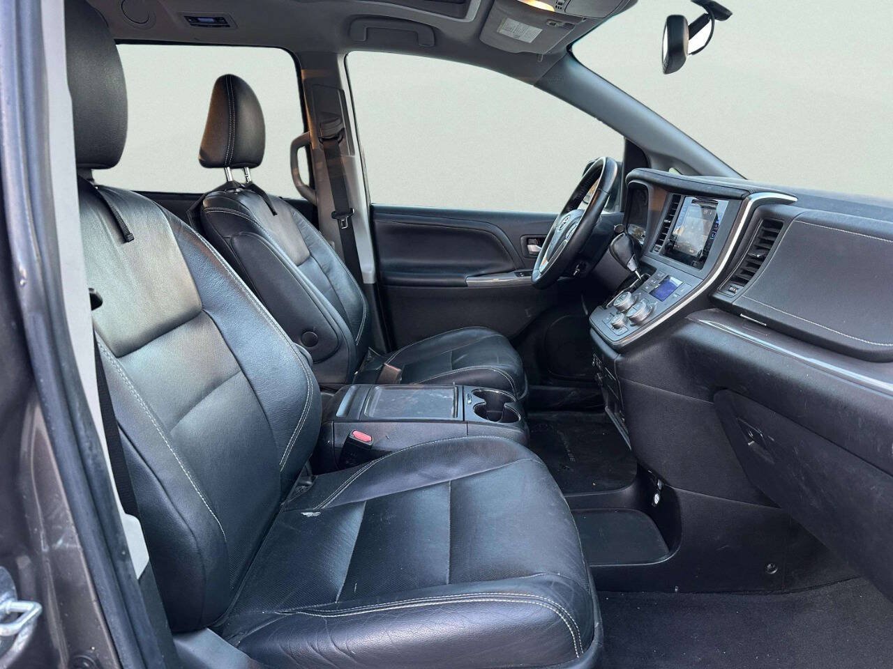 Used 2015 Toyota Sienna SE Premium FWD image 15