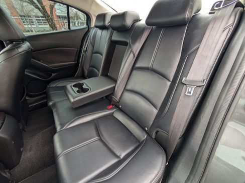 Used 2017 MAZDA MAZDA3 Touring w/ Popular Equipment Package image 18