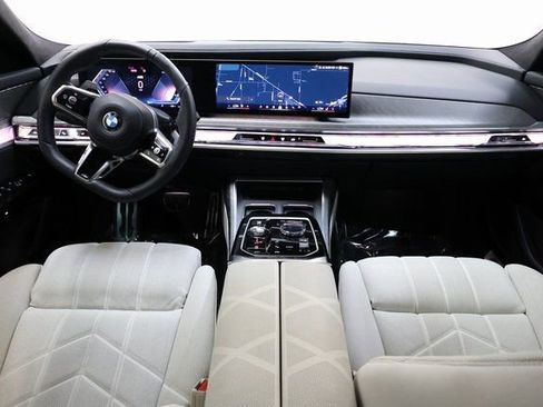 Used 2024 BMW 760i xDrive w/ Executive Package AWD/4WD image 88