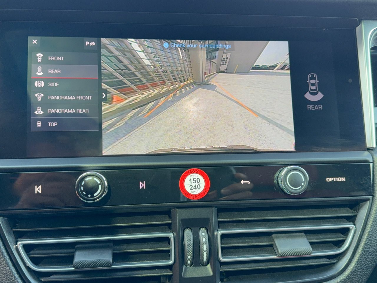 Certified 2024 Porsche Macan S AWD/4WD image 24