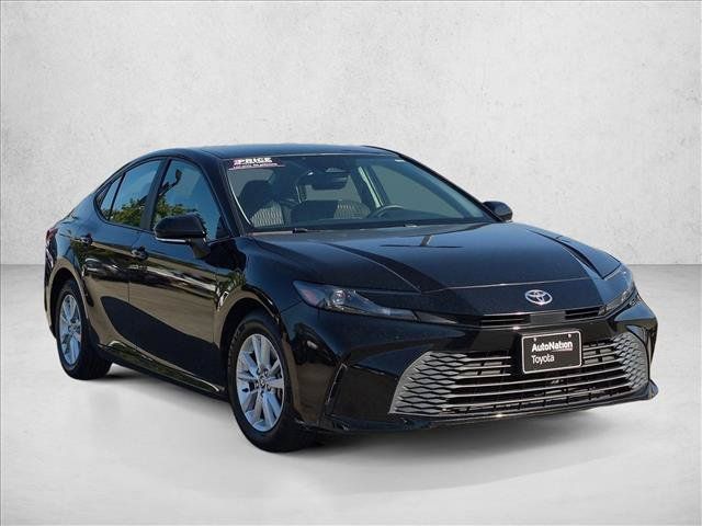 Used 2025 Toyota Camry LE FWD image 2