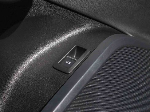 Used 2023 Audi Q5 2.0T Premium w/ Convenience Package image 29