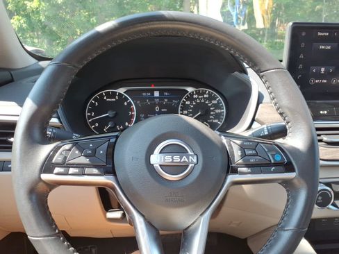 Certified 2023 Nissan Altima 2.5 SV w/ SV Premium Package FWD image 24
