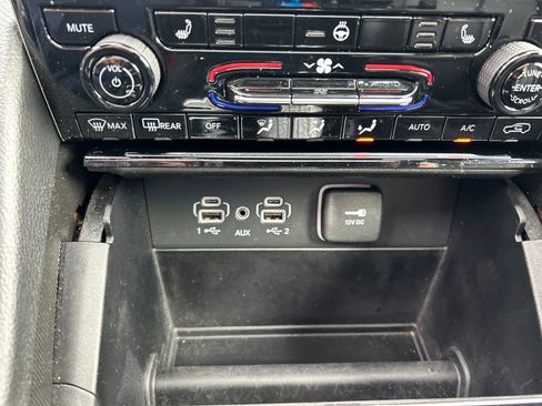 Used 2024 Jeep Grand Cherokee L Limited image 42