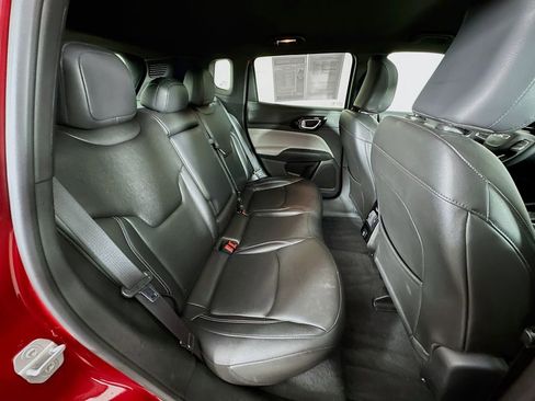 Certified 2025 Jeep Compass Limited AWD/4WD image 36