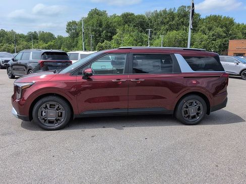 New 2026 Kia Carnival EX FWD image 4