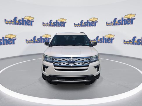 Used 2019 Ford Explorer XLT w/ Equipment Group 202A AWD/4WD image 3