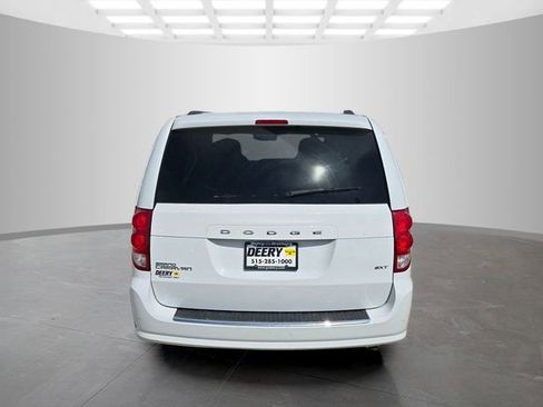 Used 2016 Dodge Grand Caravan SXT w/ Security Group FWD image 10