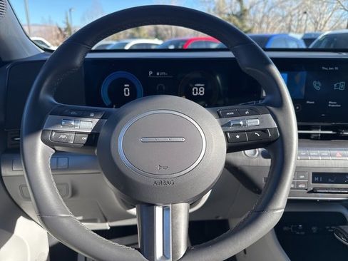 Used 2025 Hyundai Kona SEL image 27