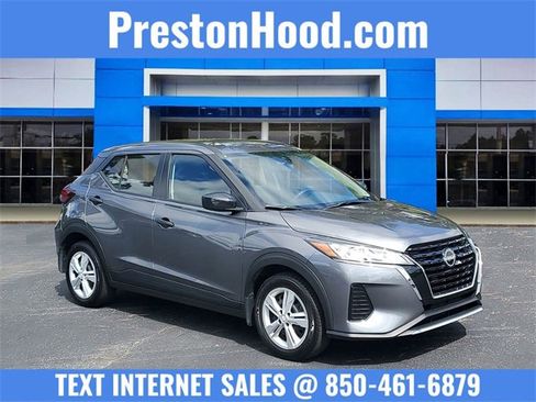 Used 2024 Nissan Kicks S image 1