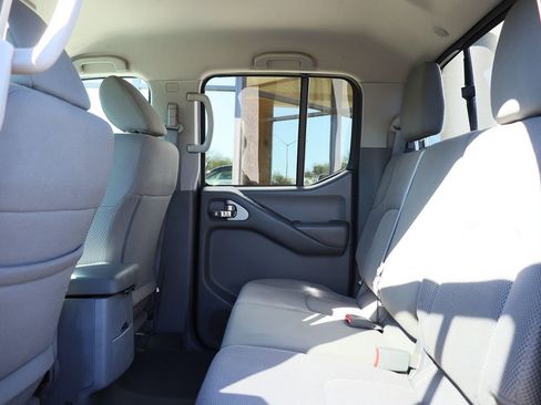 Used 2019 Nissan Frontier SV image 30