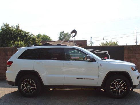 Used 2018 Jeep Grand Cherokee Trailhawk w/ Trailhawk Luxury Group AWD/4WD image 5