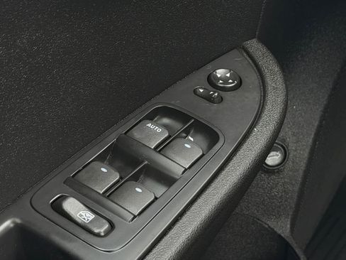 Used 2010 Chevrolet Malibu LT image 17