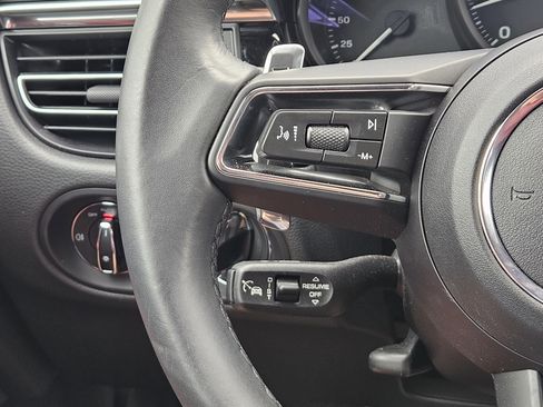 Certified 2026 Porsche Macan AWD/4WD image 26