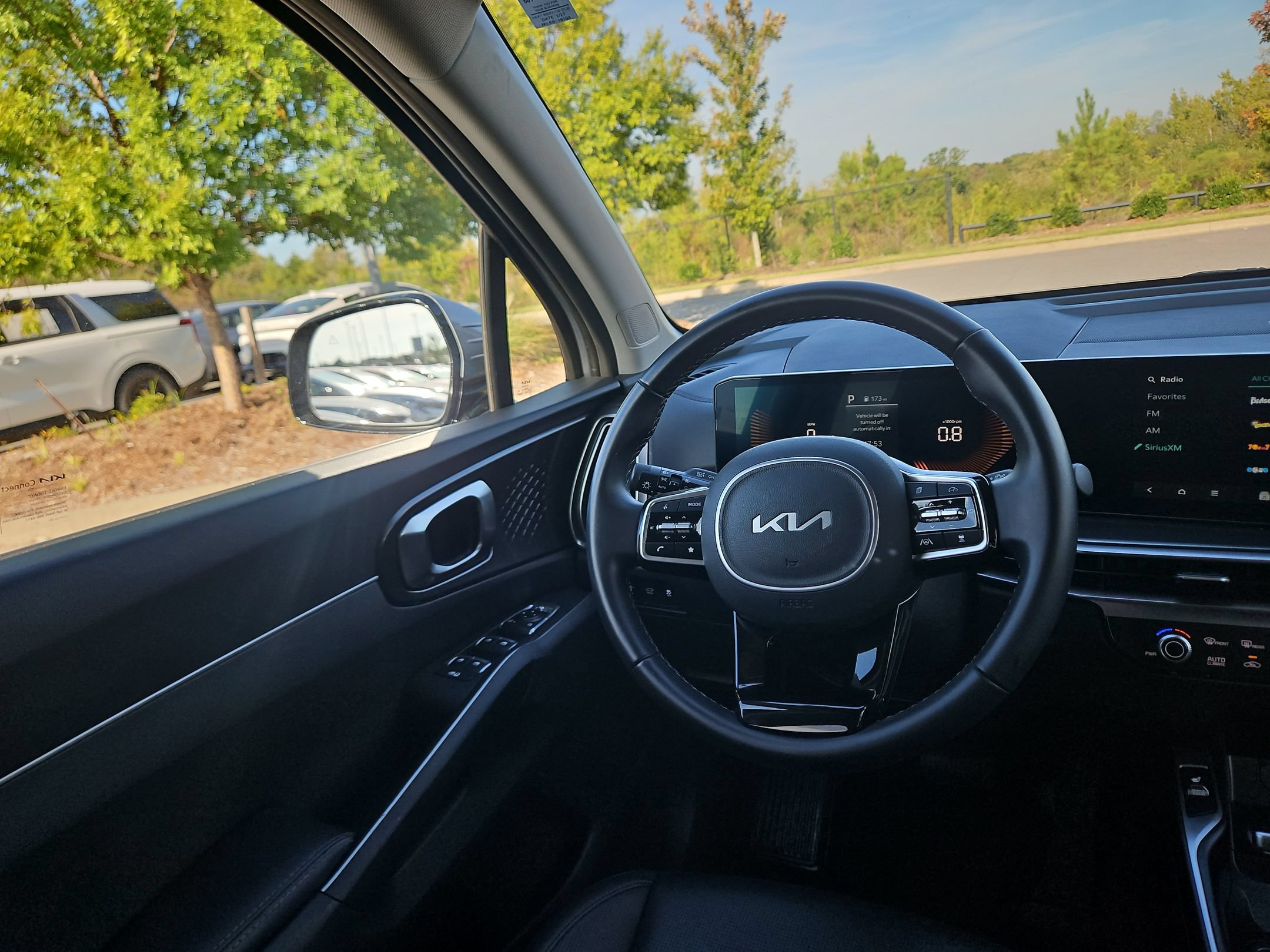 Used 2025 Kia Sorento EX w/ Panoramic Sunroof Package FWD image 9