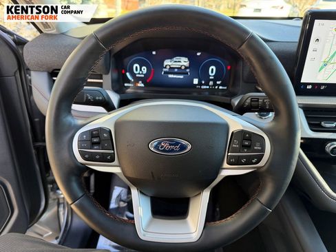 Used 2025 Ford Explorer Active w/ Active Comfort Package image 17