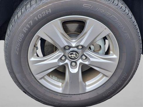 Used 2024 Toyota RAV4 XLE FWD image 14