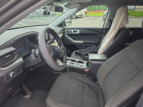 Used 2021 Ford Explorer XLT AWD/4WD image 11