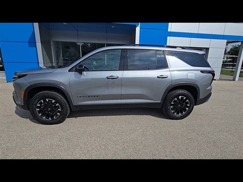 Used 2025 Chevrolet Traverse Z71 AWD/4WD image 5