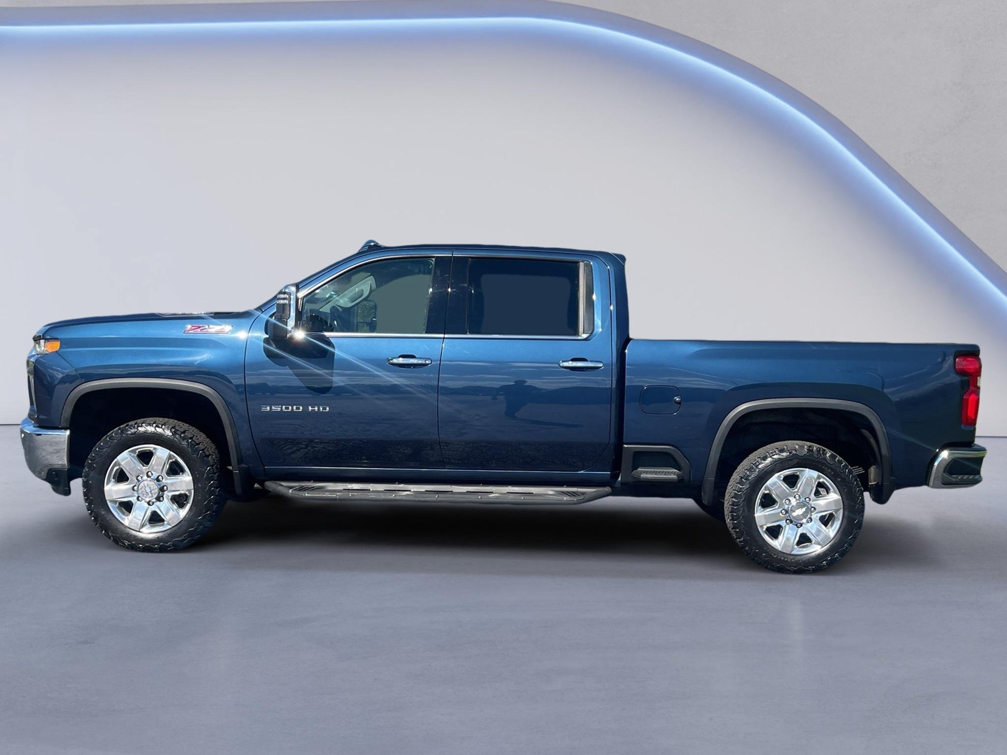 Used 2020 Chevrolet Silverado 3500 LTZ AWD/4WD image 3