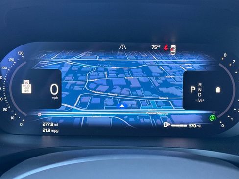 Certified 2026 Volvo V60 B5 Cross Country Plus w/ Climate Package image 30