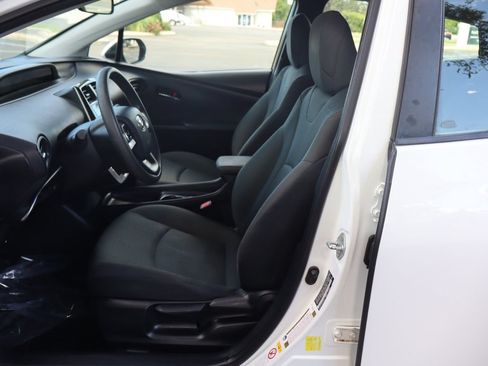 Used 2016 Toyota Prius Two FWD image 19