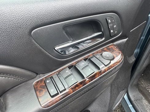 Used 2011 GMC Sierra 2500 Denali w/ Suspension Package, Off-Road image 26