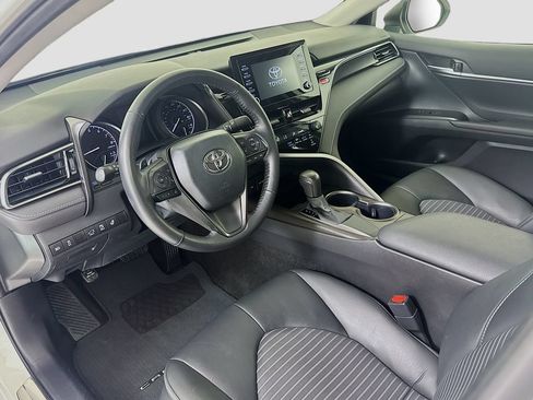 Used 2024 Toyota Camry SE FWD image 10