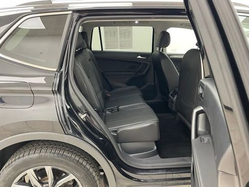 Used 2022 Volkswagen Tiguan SE AWD/4WD image 15