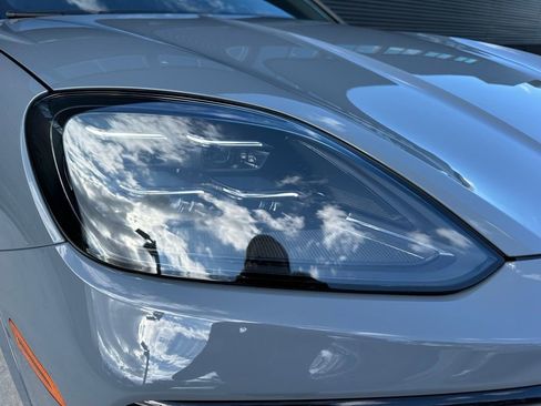 Used 2025 Porsche Cayenne S image 13
