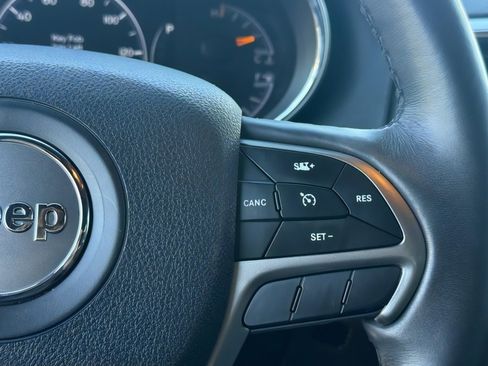 Used 2018 Jeep Grand Cherokee Altitude image 13