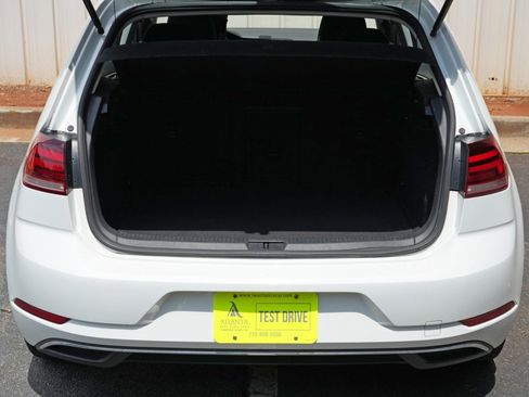 Used 2019 Volkswagen e-Golf SE w/ Driver Assistance Package FWD image 9
