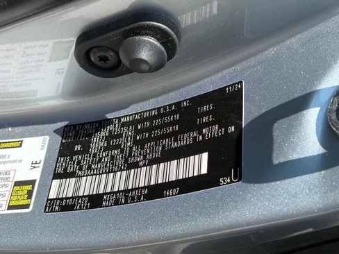Used 2024 Toyota Corolla Cross XLE w/ Convenience Package FWD image 13