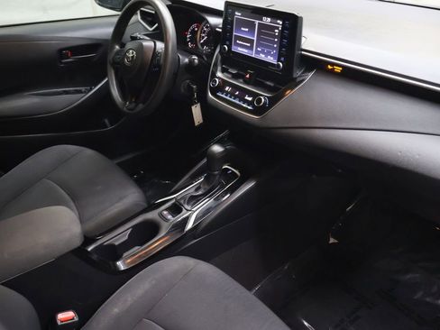 Used 2022 Toyota Corolla LE FWD image 11
