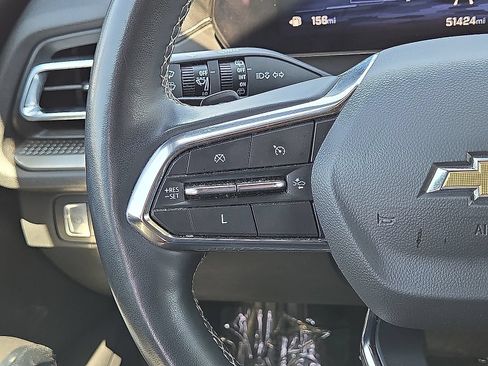 Used 2025 Chevrolet Traverse LT FWD image 19