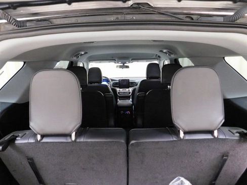 Used 2023 Ford Explorer XLT w/ Equipment Group 202A image 17
