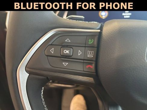 New 2025 Jeep Grand Cherokee Altitude image 15