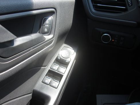 Used 2025 Ford Escape Active AWD/4WD image 18
