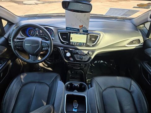 Used 2019 Chrysler Pacifica Touring-L Plus w/ Advanced Safetytec Group FWD image 54