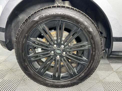 Used 2024 Land Rover Range Rover Evoque Dynamic SE image 32