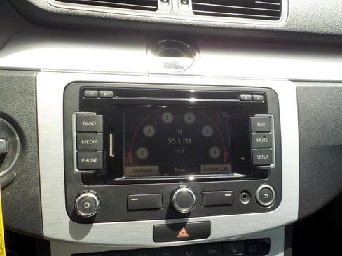 Used 2015 Volkswagen CC Sport image 14