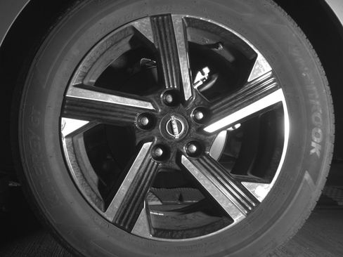 Used 2025 Nissan Sentra SV image 14