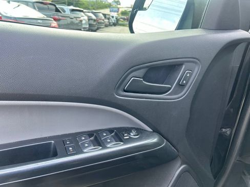 Used 2019 Chevrolet Colorado W/T w/ WT Convenience Package AWD/4WD image 10