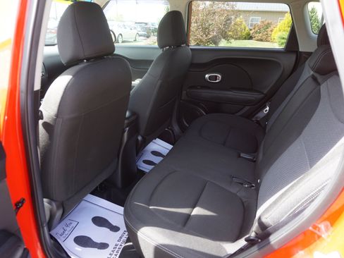 Used 2019 Kia Soul + image 8