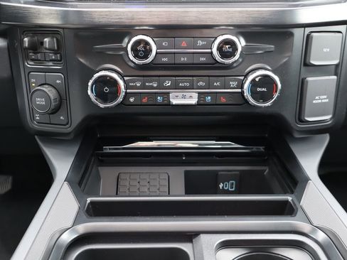 New 2026 Ford F250 Lariat w/ Black Appearance Package AWD/4WD image 10