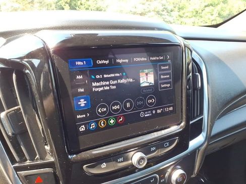 Used 2023 Chevrolet Traverse LT w/ LPO, Floor Liner Package FWD image 18