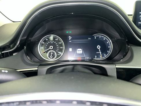 Used 2025 Genesis GV70 2.5T image 17