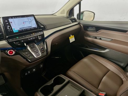 New 2026 Honda Odyssey Touring image 22
