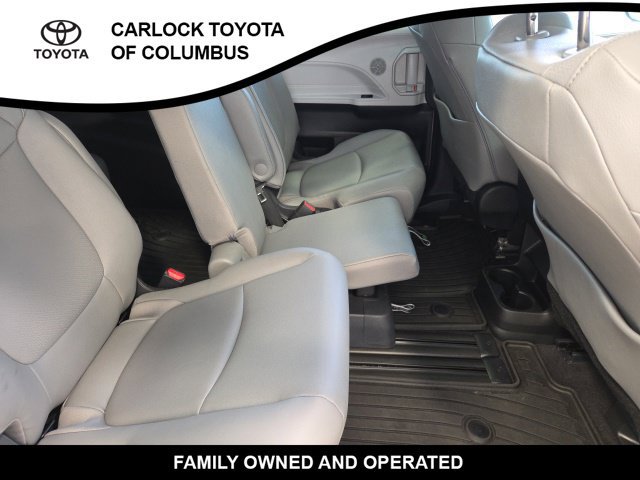 Used 2026 Toyota Sienna XLE FWD image 18